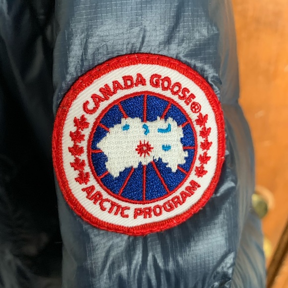 Canada goose women’s lightweight jacket - Picture 5 of 6